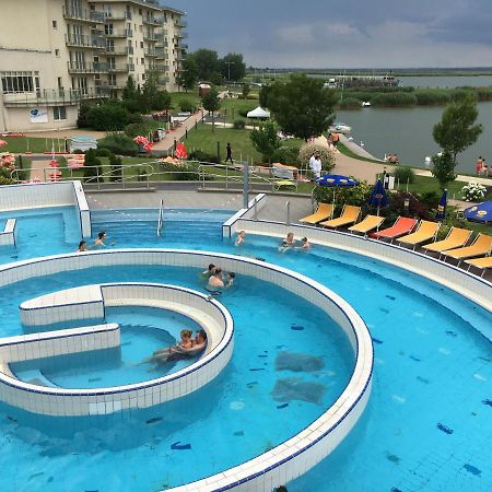 Aqua Apartman Superior Velence Bagian luar foto