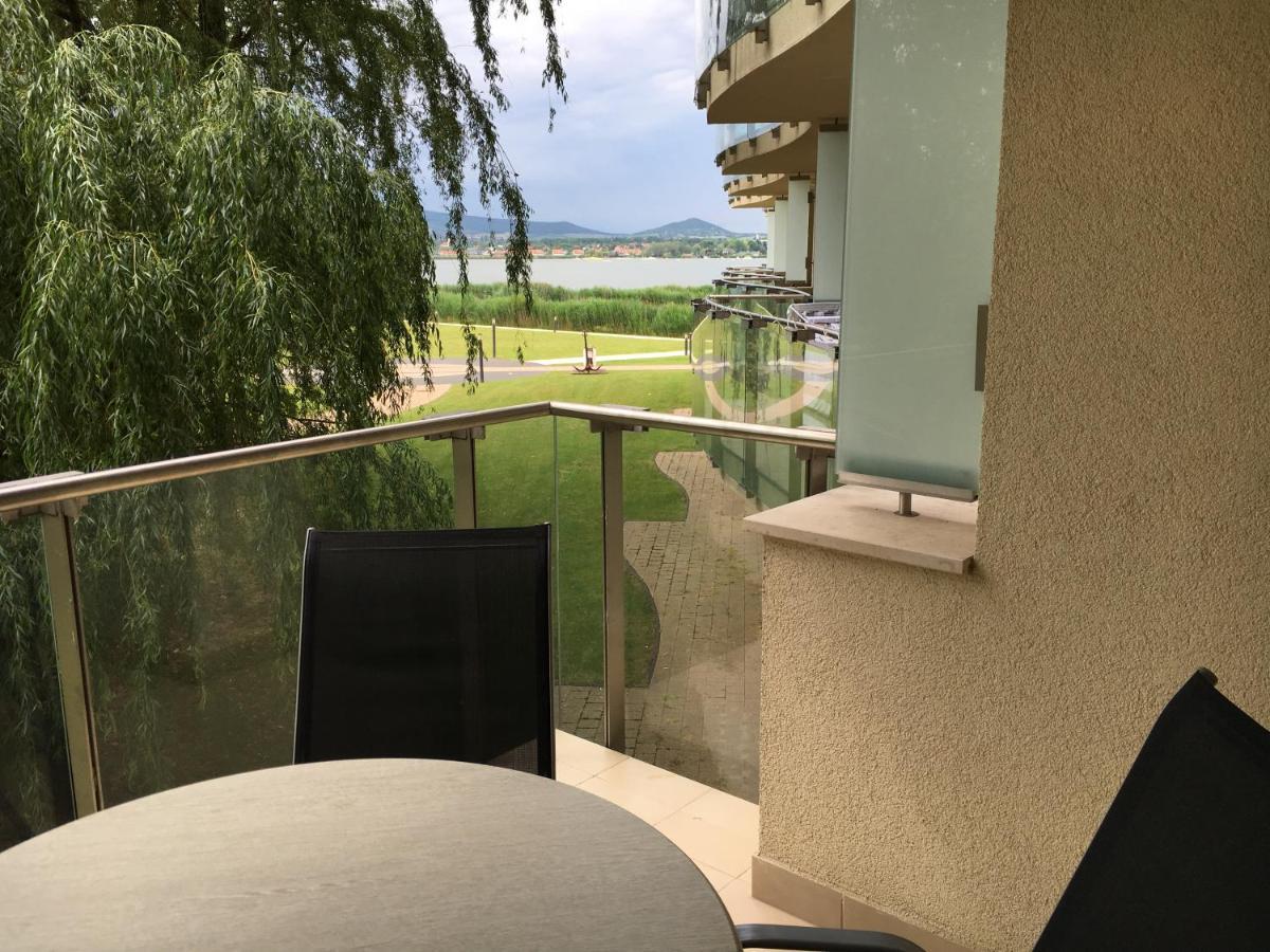 Aqua Apartman Superior Velence Bagian luar foto