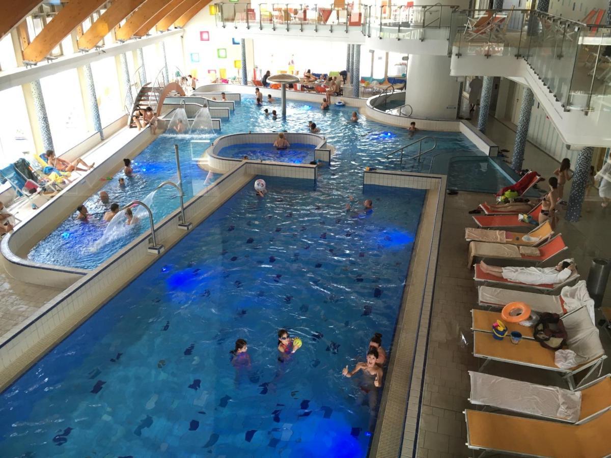 Aqua Apartman Superior Velence Bagian luar foto
